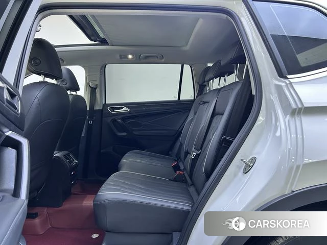Volkswagen Tiguan L 2022 Белый из Китая, фото 2
