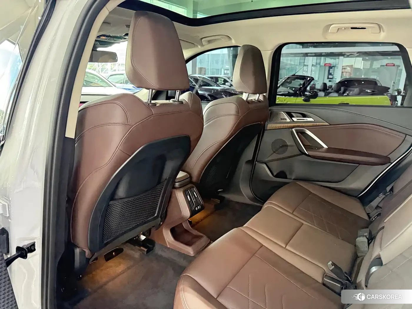 BMW iX1 2023 Белый из Китая, фото 3