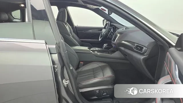 Maserati Levante 2020 Серый из Кореи, фото 2