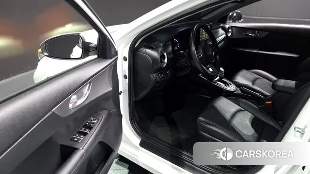 Kia The New K3 2nd generation 2022 Белый из Кореи, фото 2