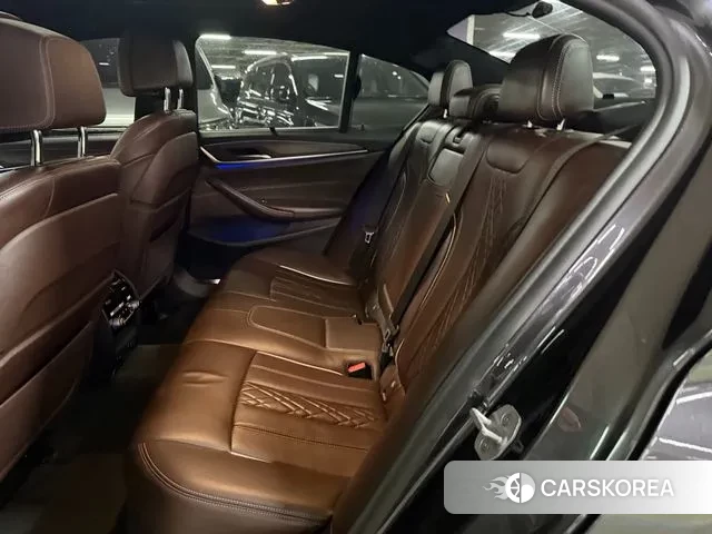 BMW 5 Series (G30) 2018 Серый из Кореи, фото 2