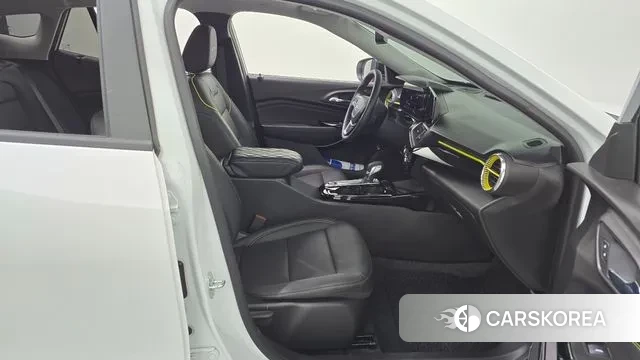 Chevrolet (GM Daewoo) Trax Crossover 2023 Белый из Кореи, фото 2