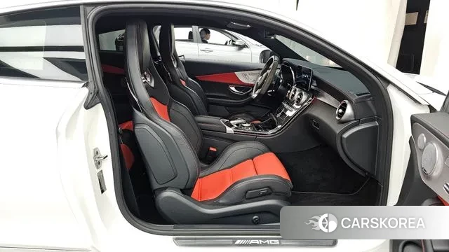 Mercedes-Benz C-Class W205 2021 Белый из Кореи, фото 2