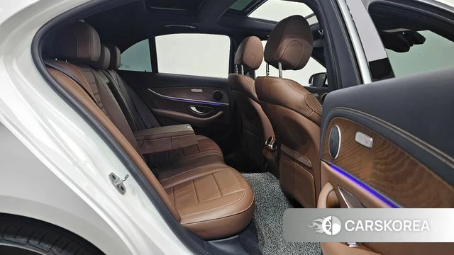 Mercedes-Benz E-Class W213 2021 Белый из Кореи, фото 2