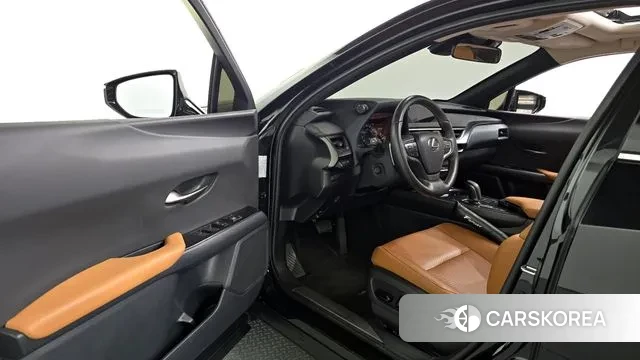Lexus UX300e 2022 Черный из Кореи, фото 2