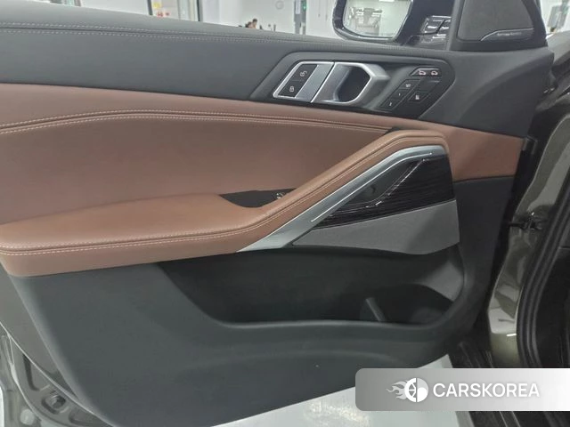 BMW X6 (G06) 2025 Коричневый из Кореи, фото 2