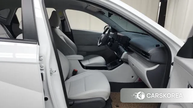 Hyundai Kona (SX2) 2024 Белый из Кореи, фото 2