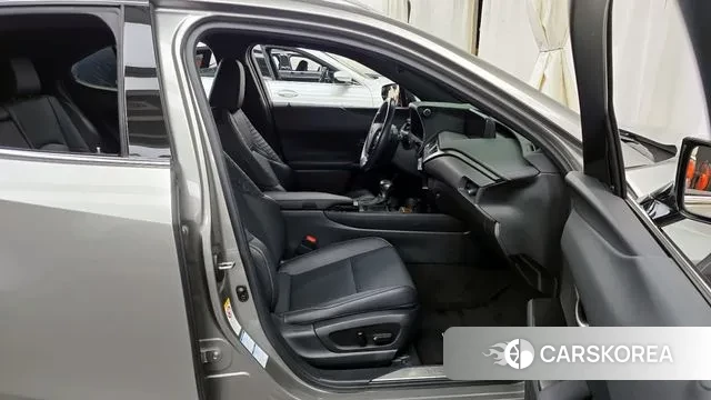 Lexus UX250h 2019 Серый из Кореи, фото 2