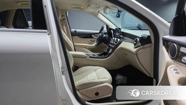 Mercedes-Benz GLC-Class X253 2019 Белый из Кореи, фото 2