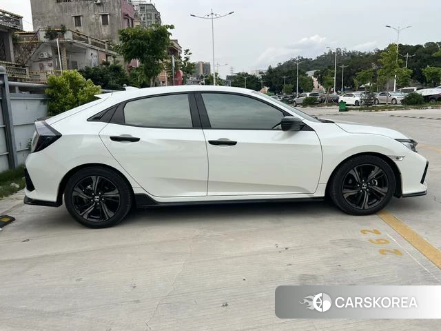 Honda Civic 2021 Белый из Китая, фото 2
