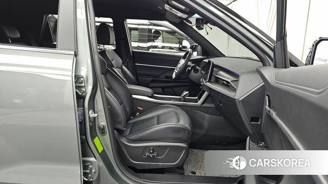 Ssangyong Torres 2023 Темно-зеленый из Кореи, фото 2