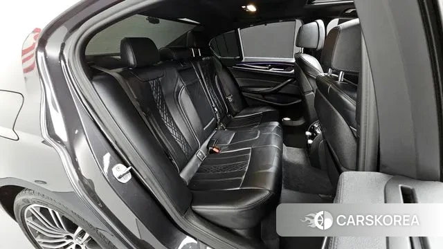 BMW 5 Series (G30) 2019 Черный из Кореи, фото 2