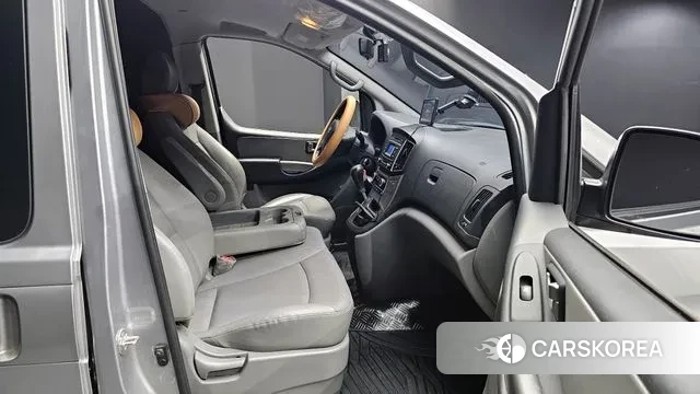 Hyundai The New Grand Starex 2018 Серебряный из Кореи, фото 2