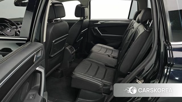Volkswagen Tiguan Allspace 2020 Черный из Кореи, фото 2