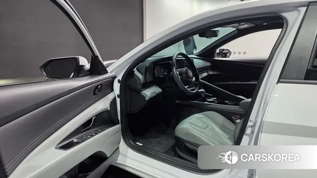 Hyundai The New Avante (CN7) 2024 Белый из Кореи, фото 2