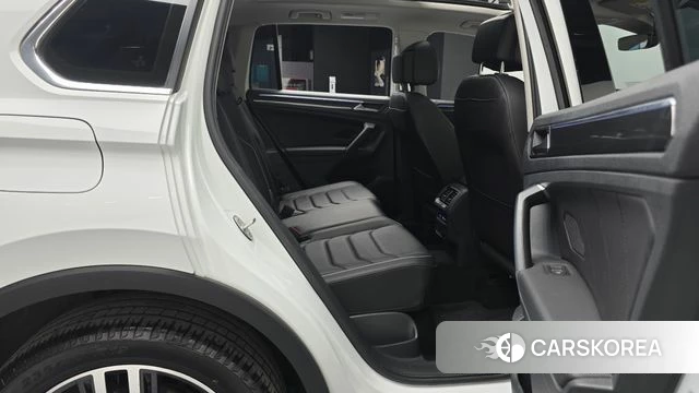 Volkswagen Tiguan second Generation 2023 Белый из Кореи, фото 2
