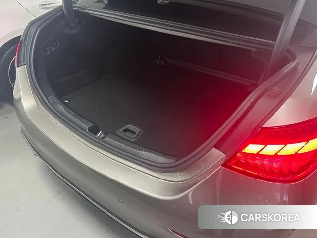 Mercedes-Benz C-Class W206 2022 Серебряный из Кореи, фото 2