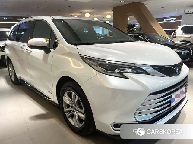 Toyota Saina 2023 Белый из Китая, фото 2