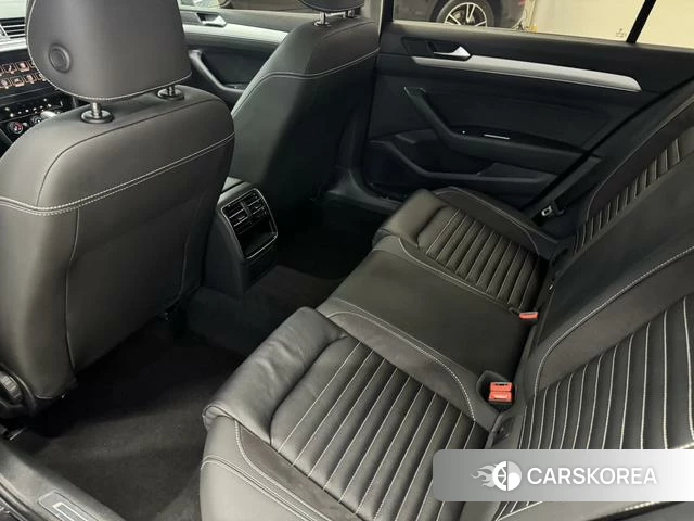 Volkswagen Magotan 2022 Черный из Китая, фото 2