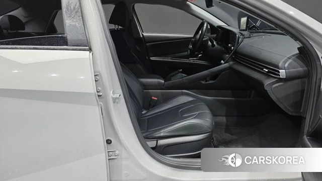 Hyundai Avante (CN7) 2021 Серебристо-серый из Кореи, фото 2
