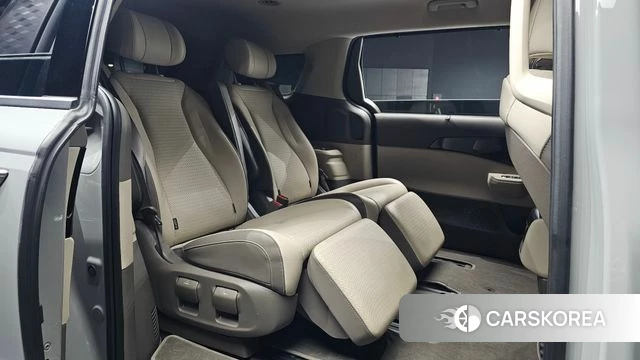 Kia The New Carnival 4th Generation 2024 Серый из Кореи, фото 2