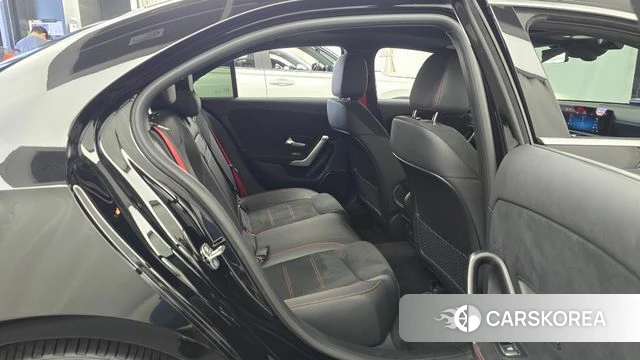 Mercedes-Benz A-Class W177 2024 Черный из Кореи, фото 2