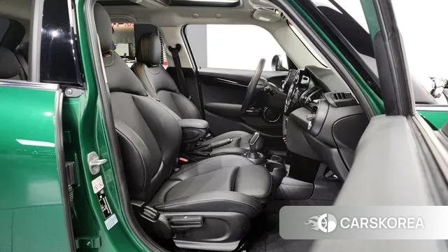 Mini Cooper 2020 Зеленый из Кореи, фото 2