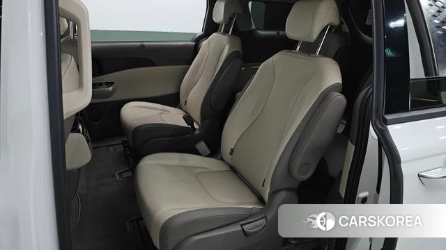 Kia Carnival 4th generation 2023 Белый из Кореи, фото 2