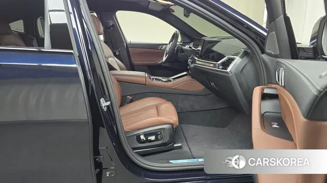 BMW X6 (G06) 2025 Черный из Кореи, фото 2