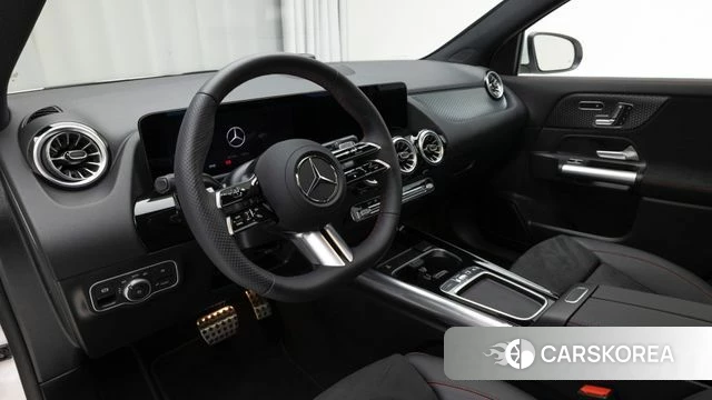 Mercedes-Benz GLA - Class H247 2025 Белый из Кореи, фото 2