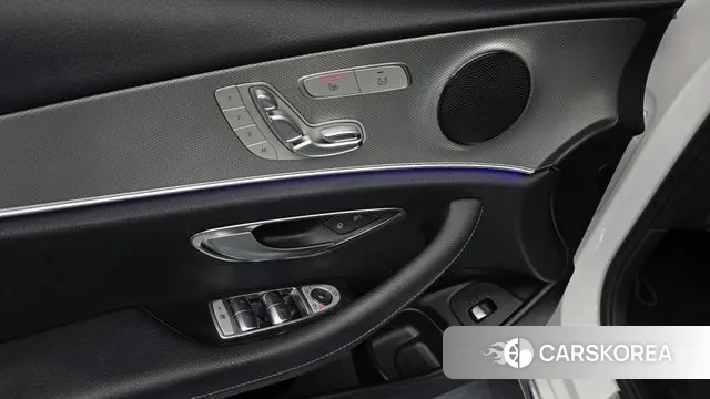 Mercedes-Benz E-Class W213 2018 Белый из Кореи, фото 2