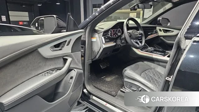 Audi Q8 (4M) 2023 Черный из Кореи, фото 2