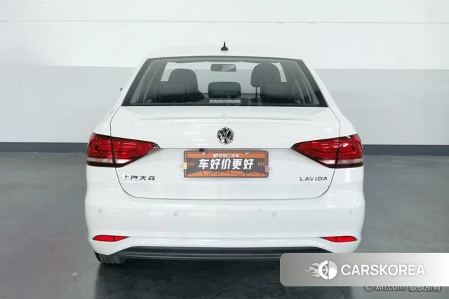 Volkswagen Lavida 2022 Белый из Китая, фото 2