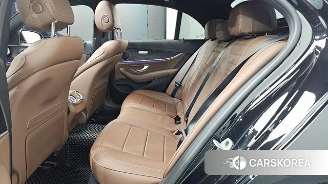 Mercedes-Benz E-Class W213 2022 Черный из Кореи, фото 2