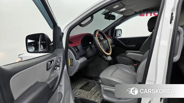 Hyundai The New Grand Starex 2018 Белый из Кореи, фото 2