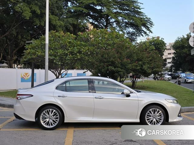 Toyota Camry 2020 Белый из Китая, фото 2
