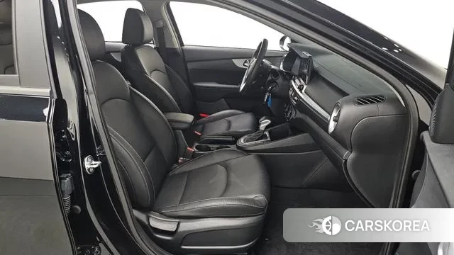 Kia The New K3 2nd generation 2023 Черный из Кореи, фото 2