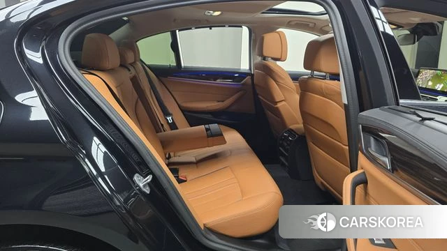 BMW 5 Series (G30) 2023 Черный из Кореи, фото 2