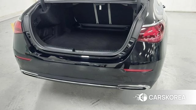 Mercedes-Benz E-Class W214 2025 Черный из Кореи, фото 2