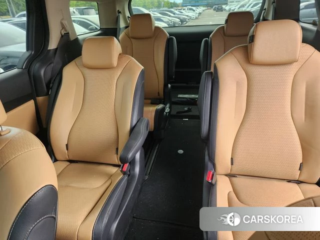 Kia Carnival 4th generation 2023 Серый из Кореи, фото 2