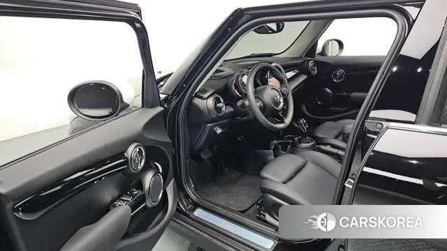 Mini Cooper 2020 Черный из Кореи, фото 2