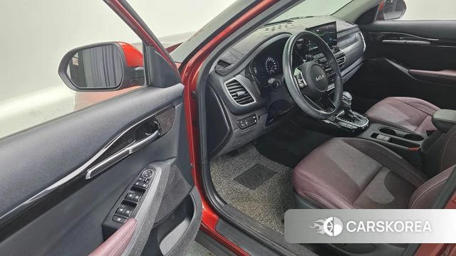 Kia Seltos 2022 Оранжевый из Кореи, фото 2