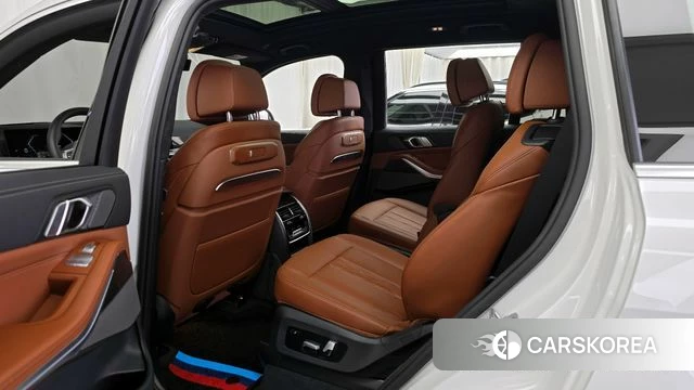 BMW X7 (G07) 2025 Белый из Кореи, фото 2