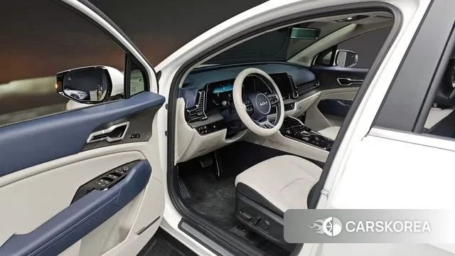 Kia Sportage 5th Generation Hybrid 2024 Белый из Кореи, фото 2