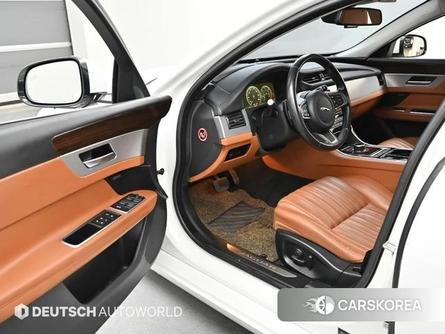 Jaguar XF (X260) 2018 Белый из Кореи, фото 2