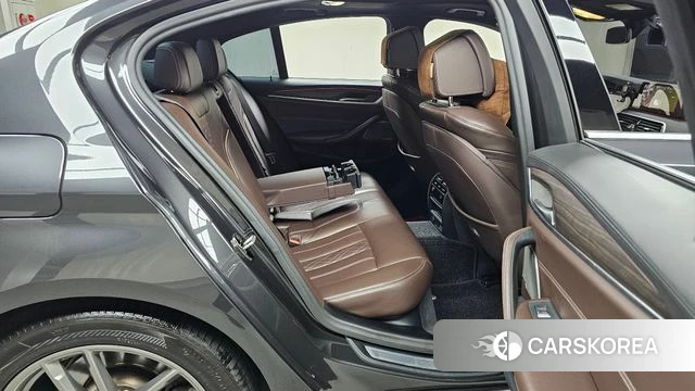 BMW 5 Series (G30) 2020 Серый из Кореи, фото 2