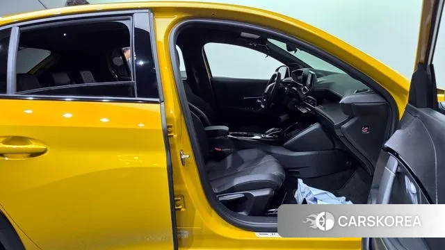 Peugeot e-208 second Generation 2021 Желтый из Кореи, фото 2