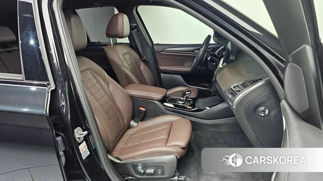 BMW X3 (G01) 2022 Черный из Кореи, фото 2