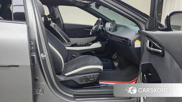 Kia EV6 2023 Серый из Кореи, фото 2
