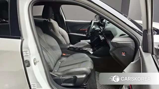 Peugeot e-2008 second generation 2022 Белый из Кореи, фото 2